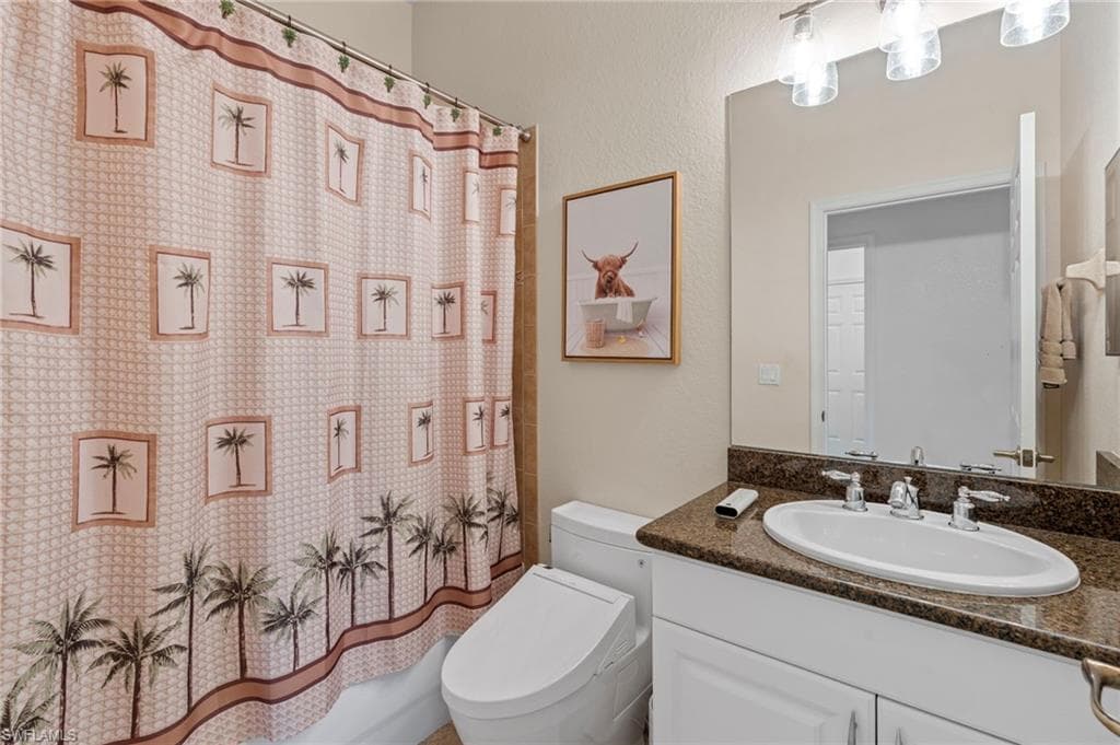 8193 Valiant DR, NAPLES FL 34104-21