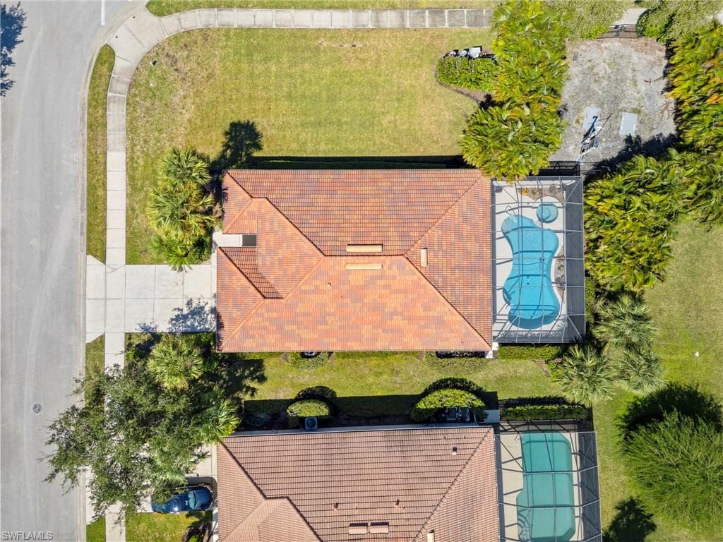8193 Valiant DR, NAPLES FL 34104-35