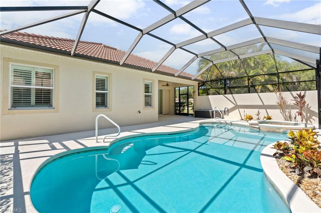 8193 Valiant DR, NAPLES FL 34104-27