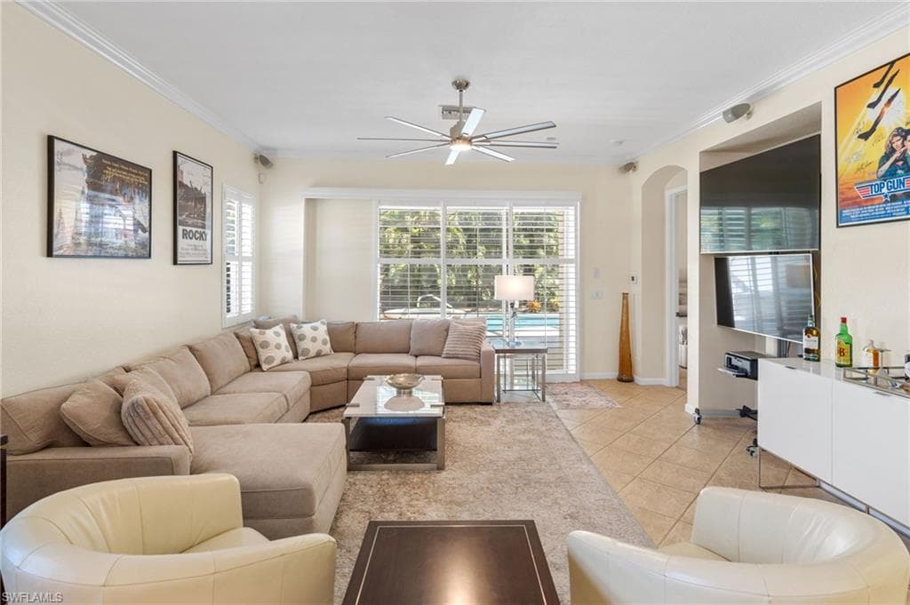 8193 Valiant DR, NAPLES FL 34104-4