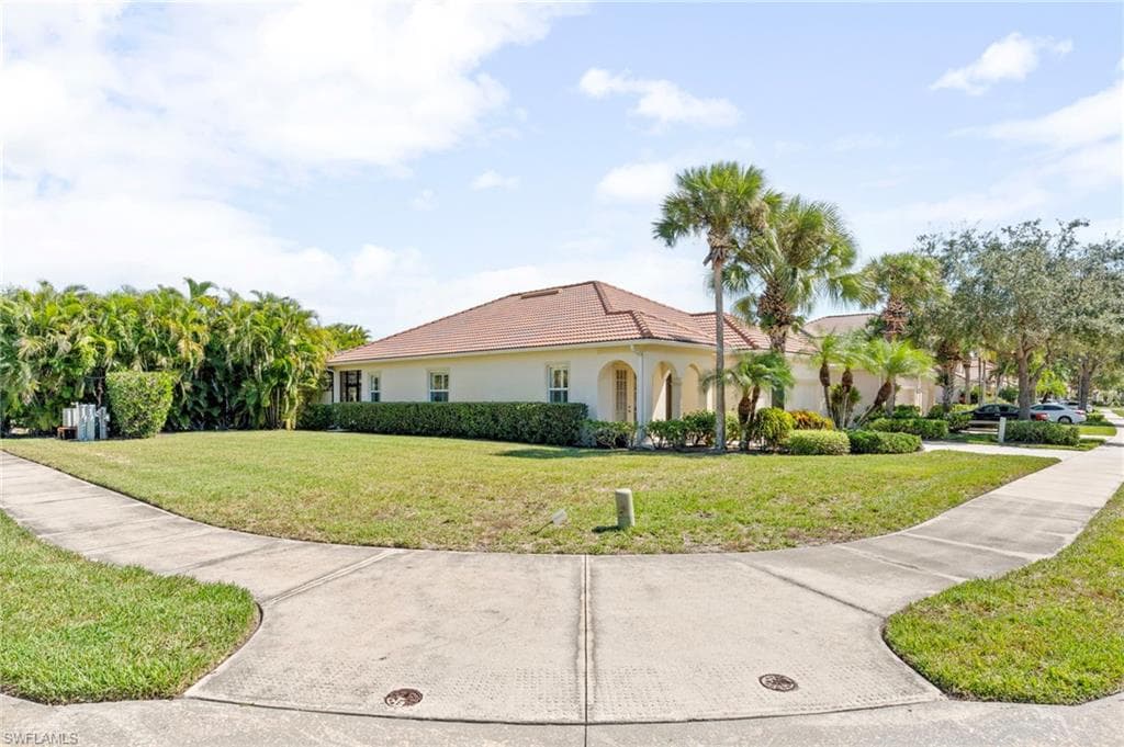 8193 Valiant DR, NAPLES FL 34104-29