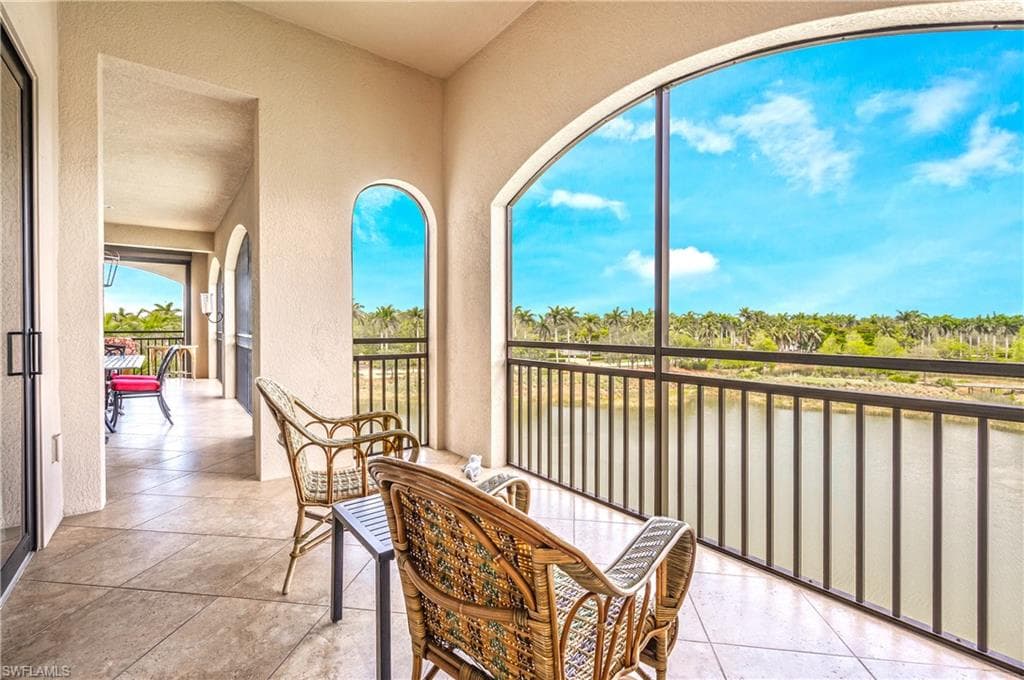 2555 Marquesa Royale LN 1-301-18