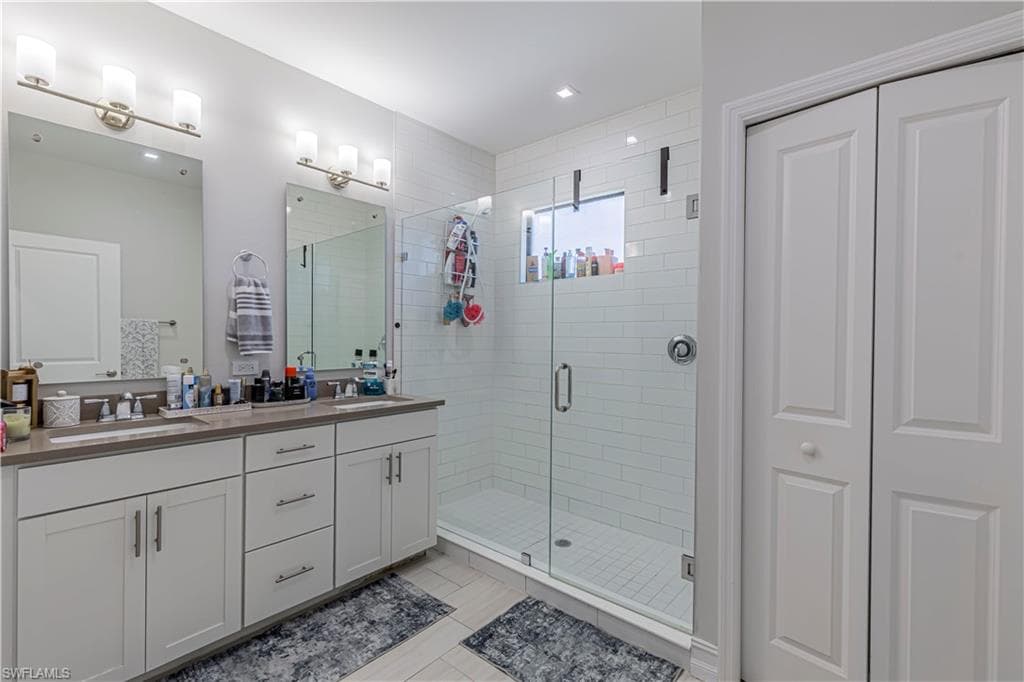 7538 Rockefeller DR, NAPLES FL 34119-12