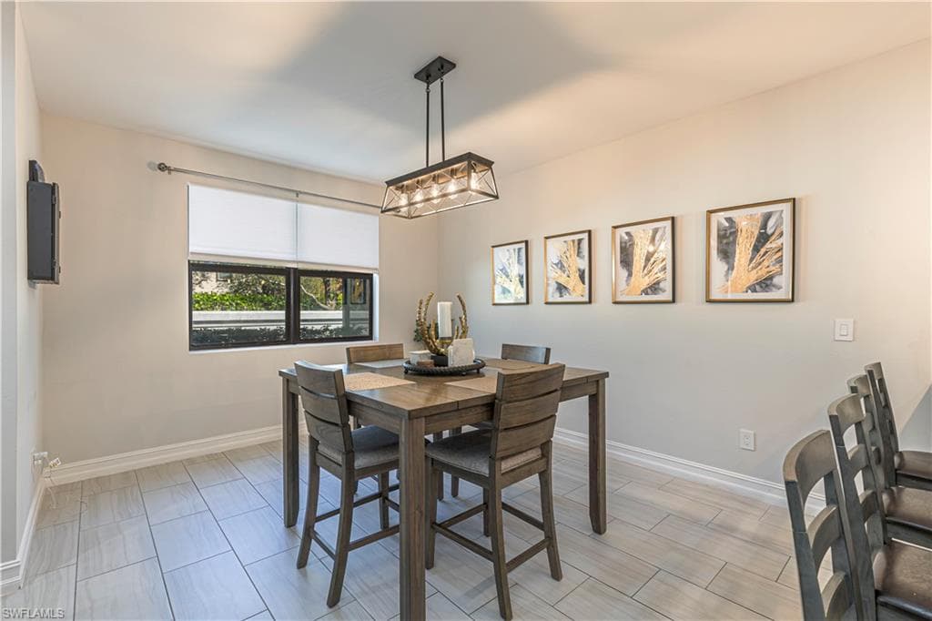 7538 Rockefeller DR, NAPLES FL 34119-8