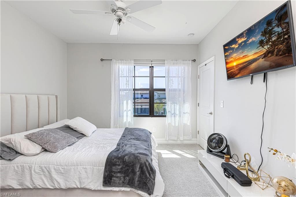 7538 Rockefeller DR, NAPLES FL 34119-14