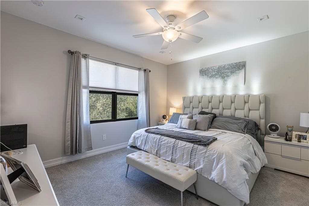 7538 Rockefeller DR, NAPLES FL 34119-10