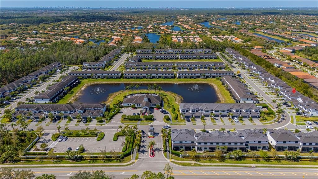 7538 Rockefeller DR, NAPLES FL 34119-28