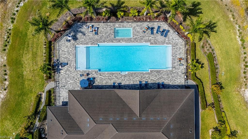 7538 Rockefeller DR, NAPLES FL 34119-24