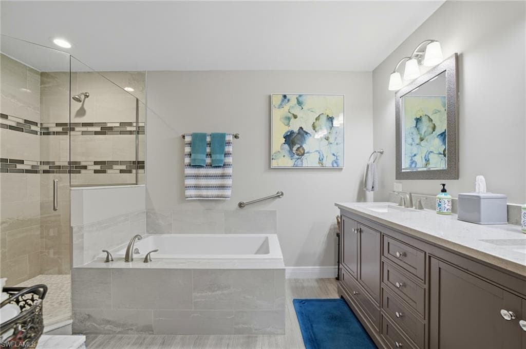 1203 N Brandywine CIR, FORT MYERS FL 33919-21