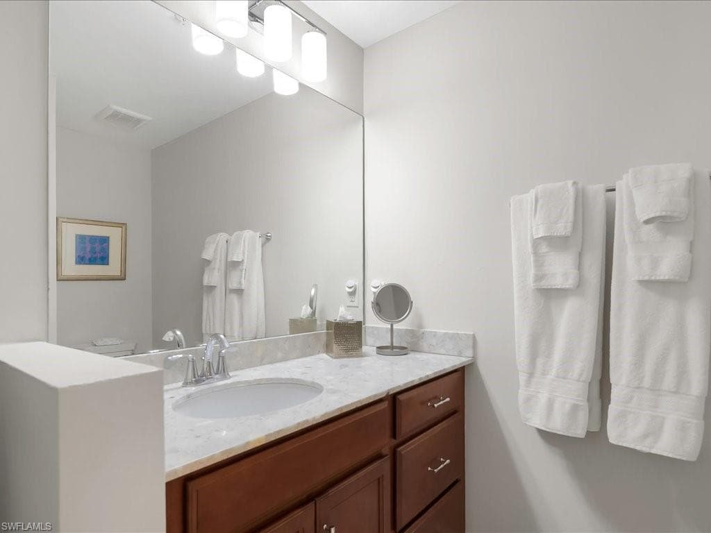 15102 Palmer Lake CIR # 105, NAPLES FL 34109-11