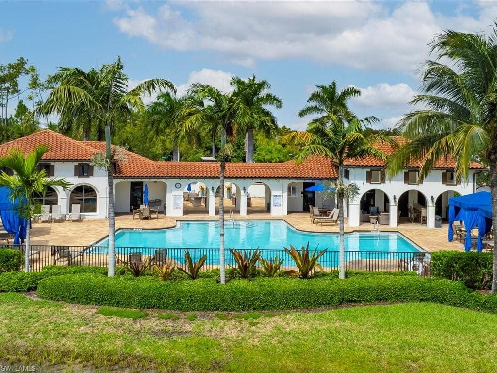 15102 Palmer Lake CIR # 105, NAPLES FL 34109-25