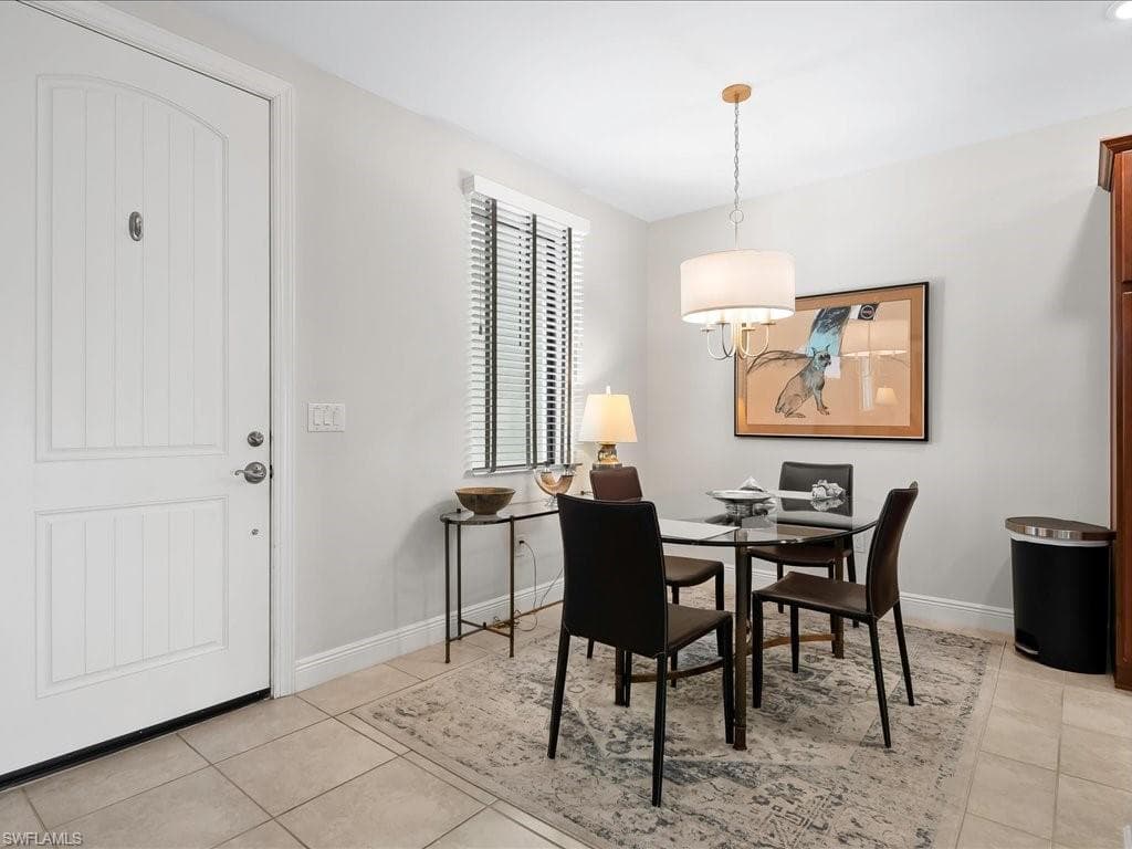 15102 Palmer Lake CIR # 105, NAPLES FL 34109-2