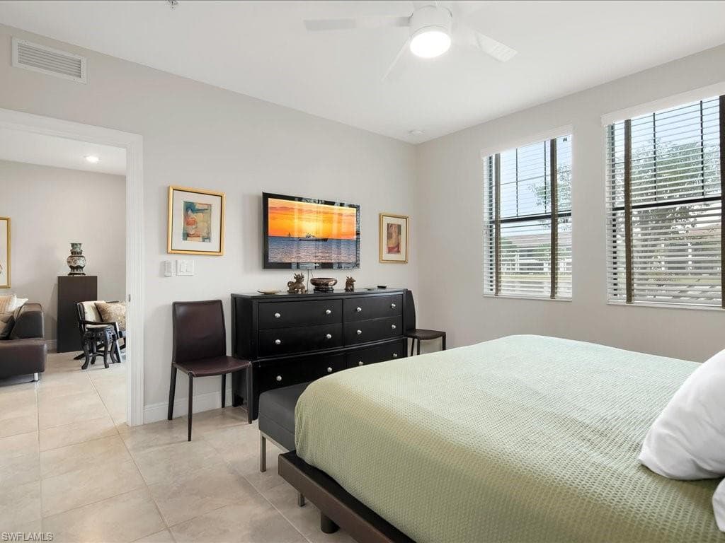 15102 Palmer Lake CIR # 105, NAPLES FL 34109-14