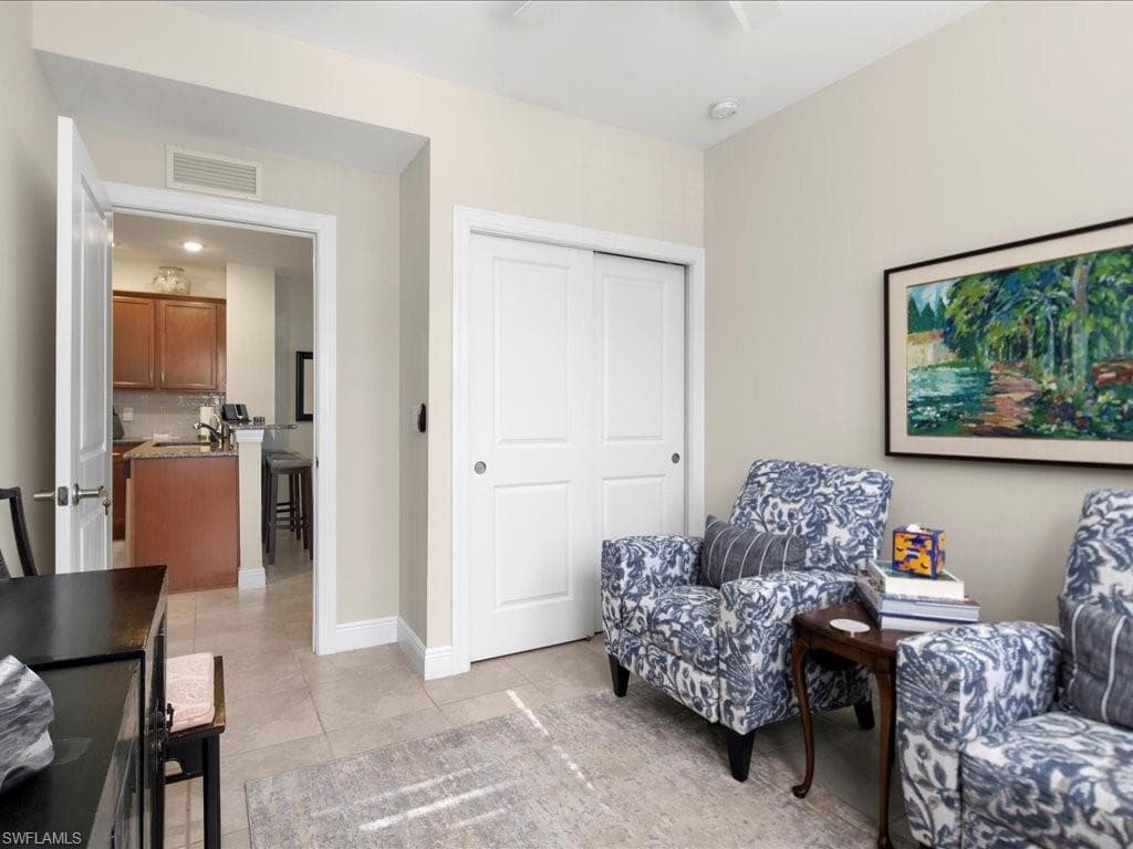 15102 Palmer Lake CIR # 105, NAPLES FL 34109-20