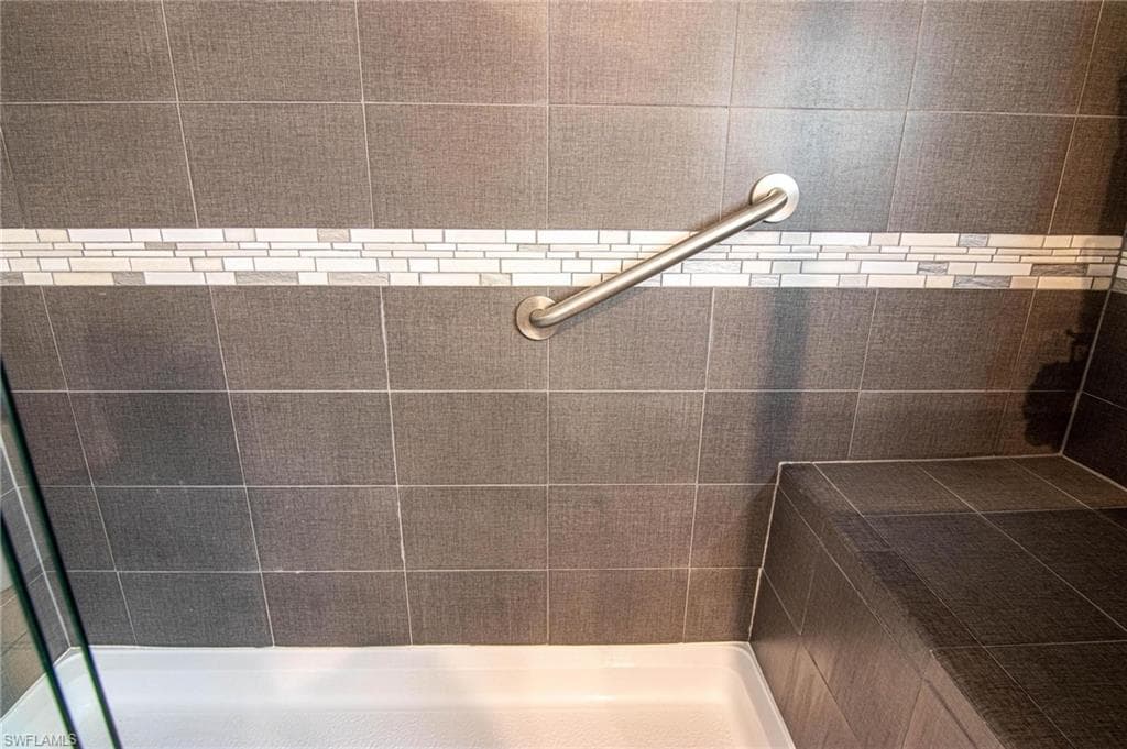 417 Snead DR, NORTH FORT MYERS FL 33903-22