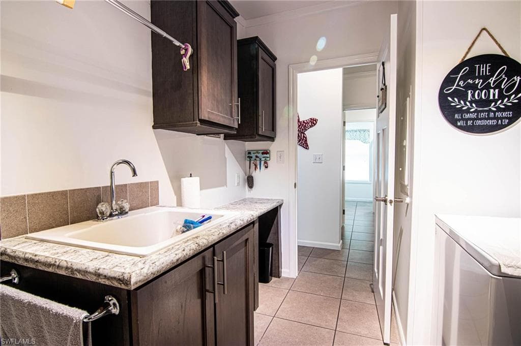 417 Snead DR, NORTH FORT MYERS FL 33903-35