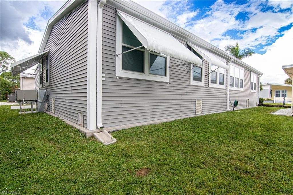 417 Snead DR, NORTH FORT MYERS FL 33903-38