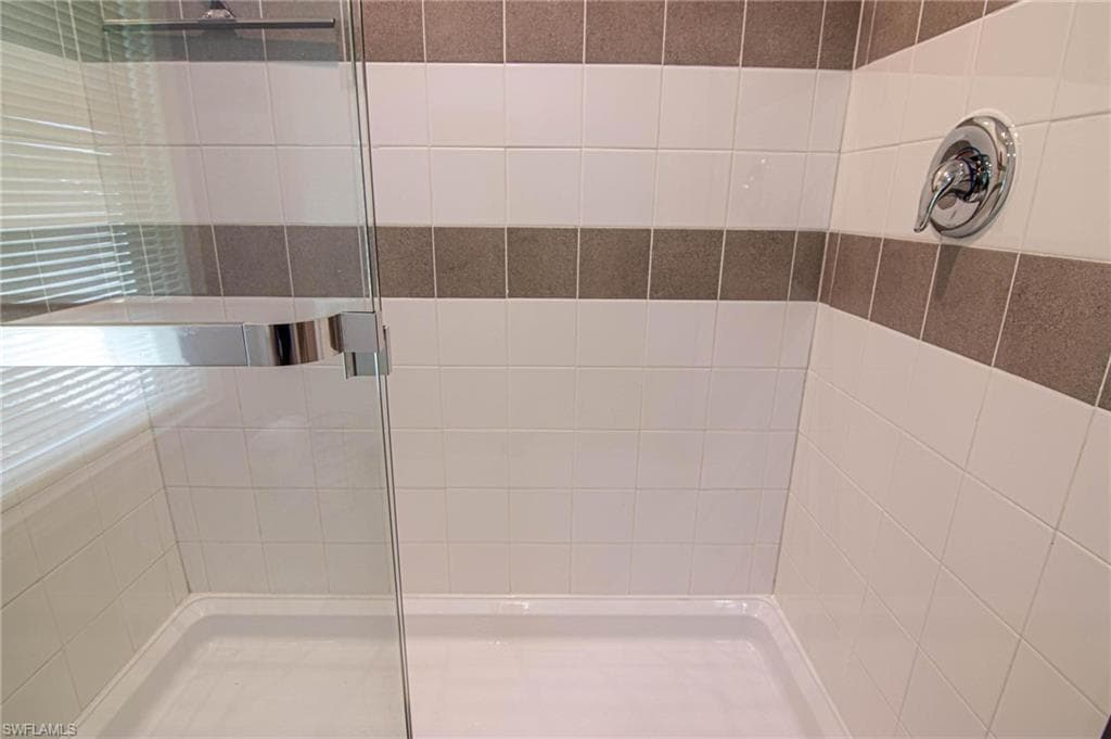 417 Snead DR, NORTH FORT MYERS FL 33903-28