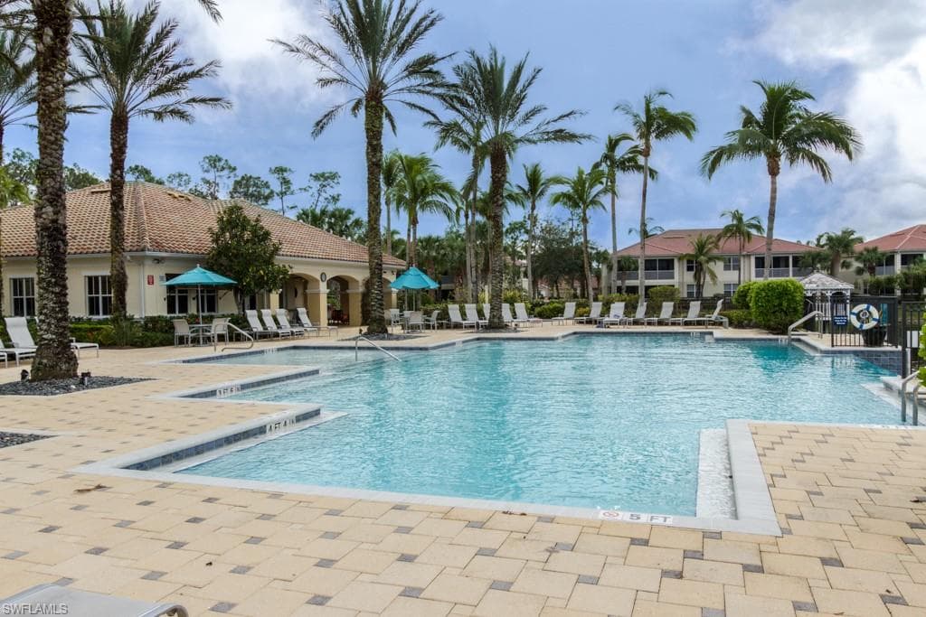 1886 Tarpon Bay DR S # 301, NAPLES FL 34119-23