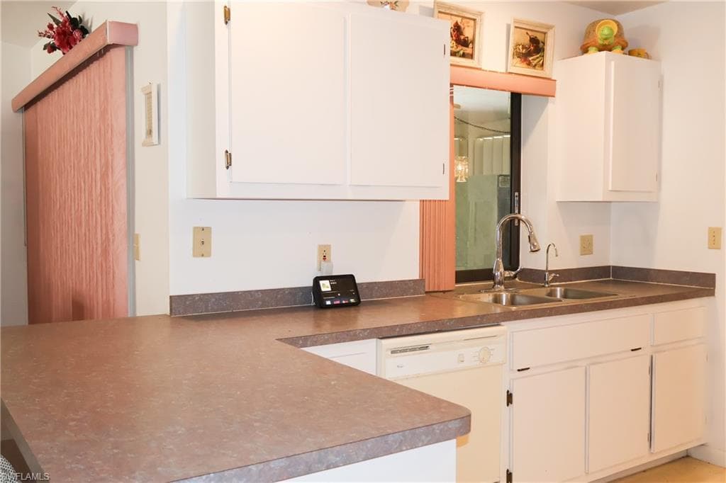 18122 Sandy Pines CIR, NORTH FORT MYERS FL 33917-7