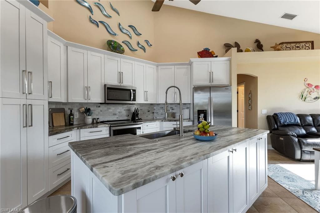 10127 Lebanon DR, PORT CHARLOTTE FL 33918-15