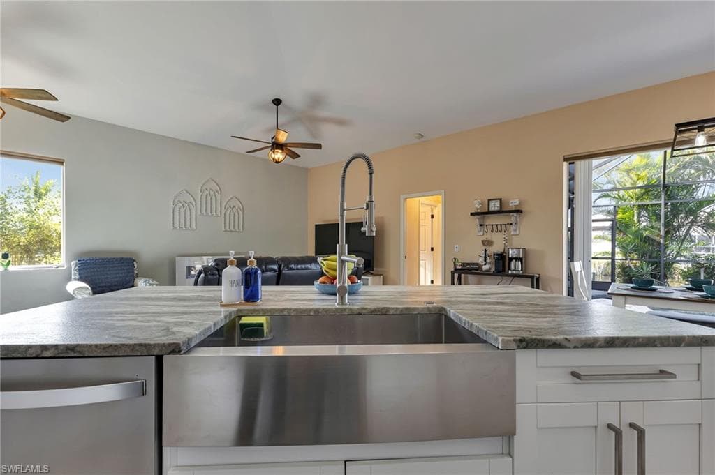 10127 Lebanon DR, PORT CHARLOTTE FL 33918-19