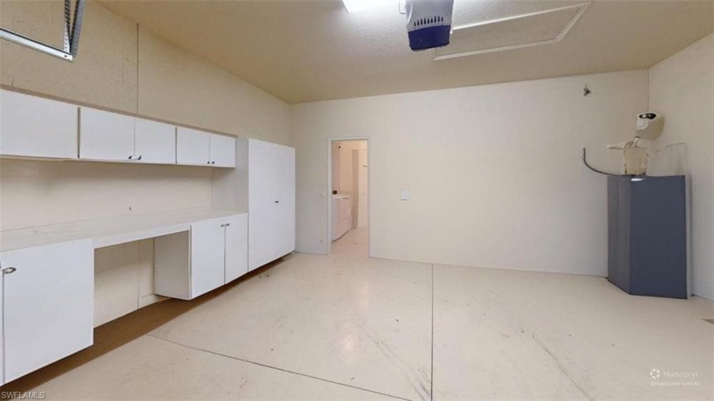 2571 Laurentina LN-27