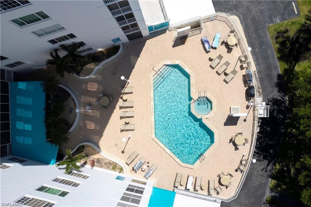 13105 Vanderbilt DR # 405, NAPLES FL 34110-37