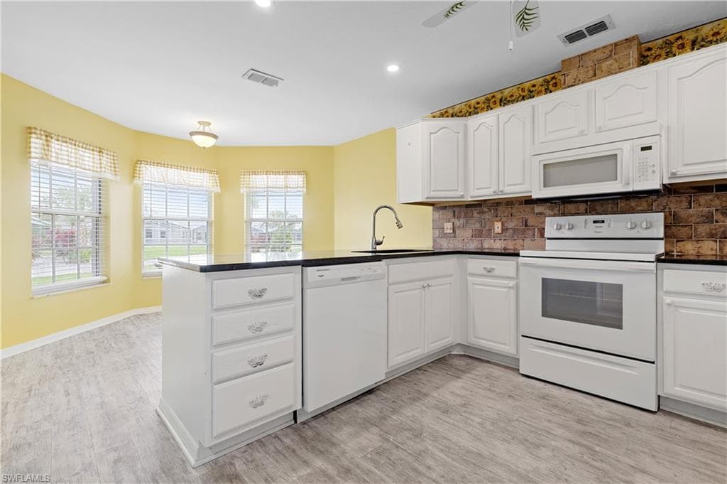 3319 Clubview DR-6