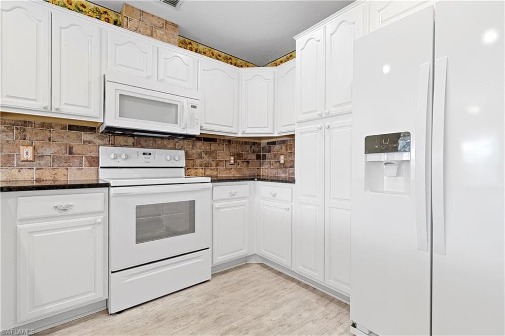 3319 Clubview DR, NORTH FORT MYERS FL 33917-8