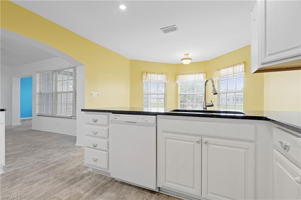 3319 Clubview DR, NORTH FORT MYERS FL 33917-7