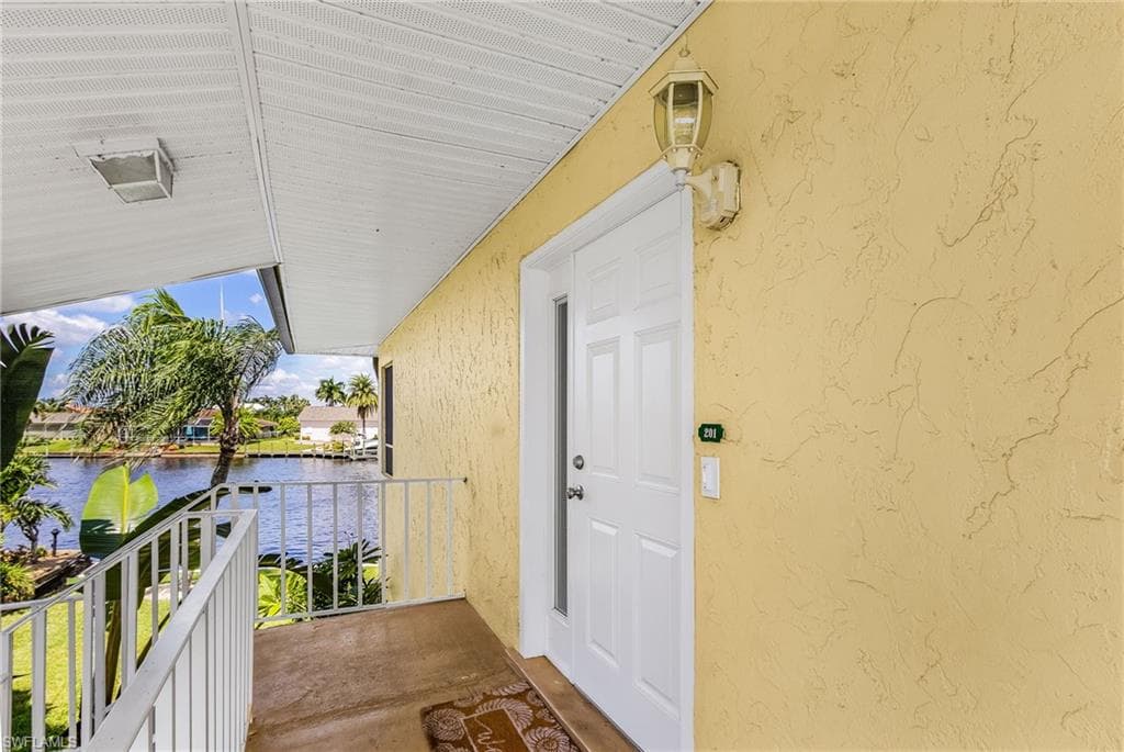 1911 SE 40th TER # 201, CAPE CORAL FL 33904-29
