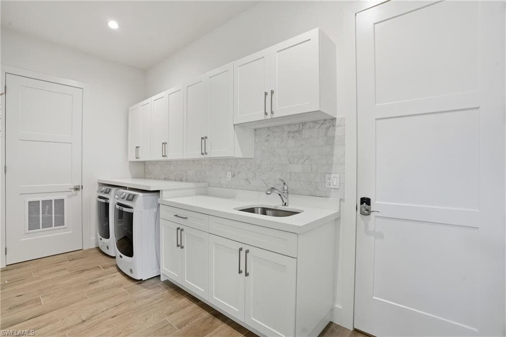 115 Cambria LN, NAPLES FL 34112-32