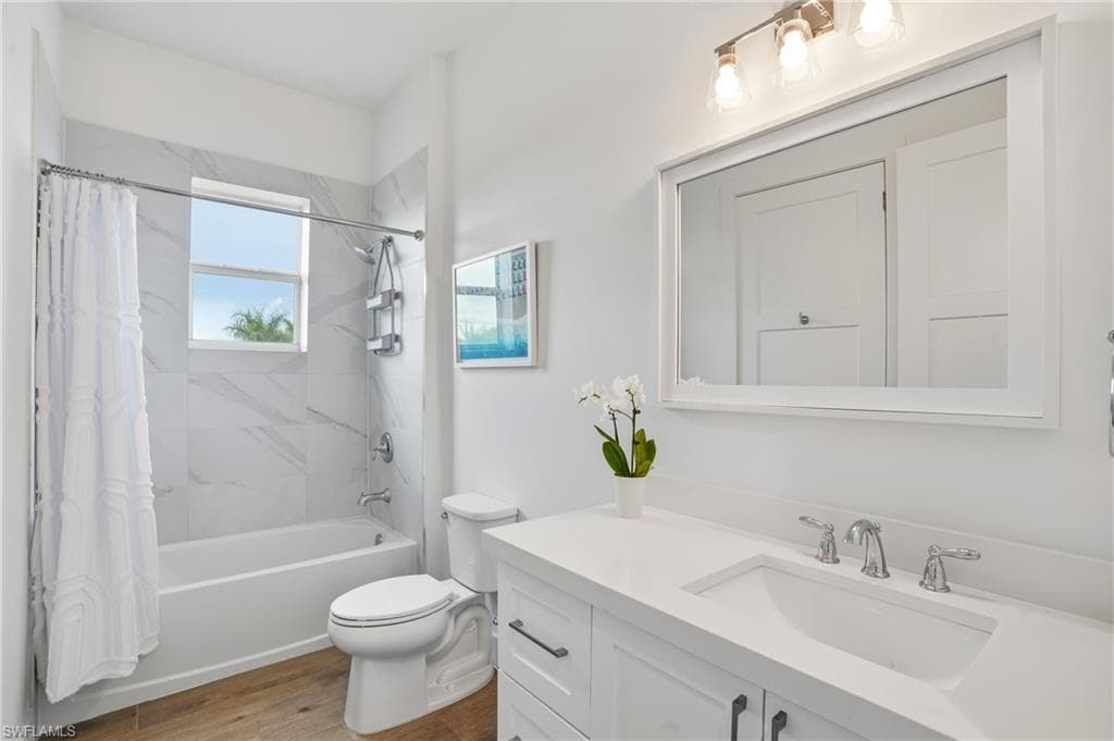 115 Cambria LN, NAPLES FL 34112-18