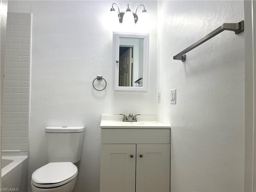 2656 Lime ST, FORT MYERS FL 33916-27