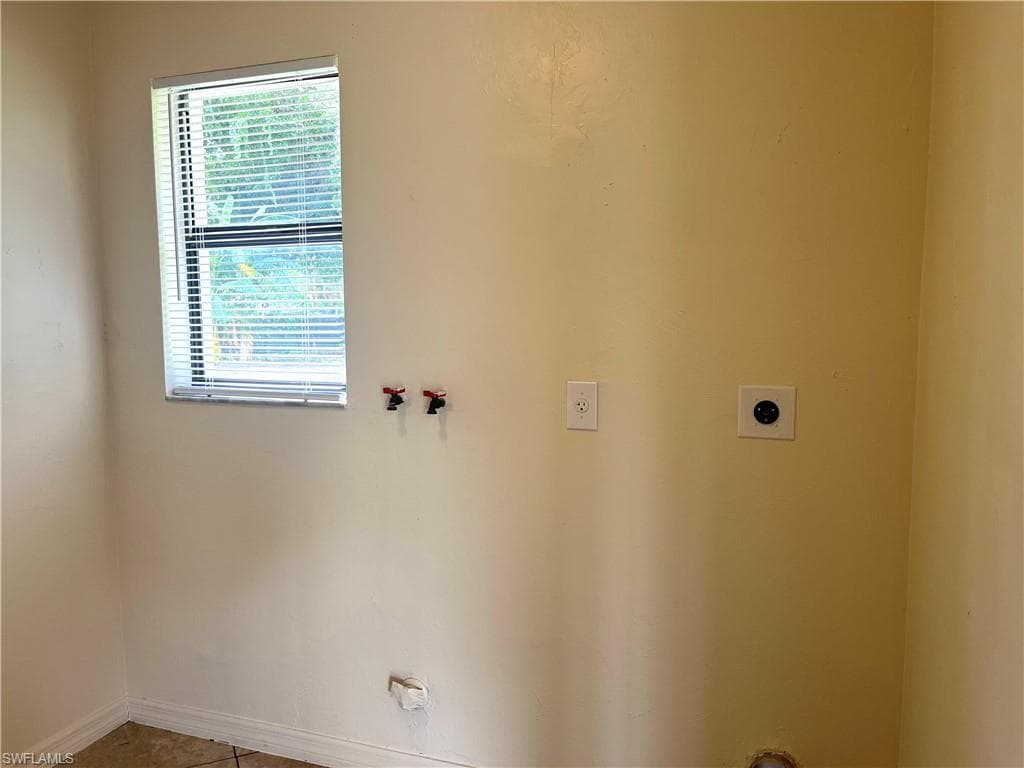 2656 Lime ST, FORT MYERS FL 33916-8