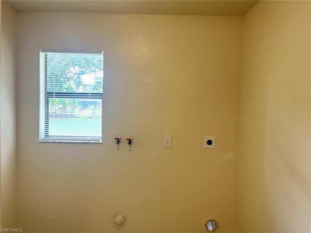 2656 Lime ST, FORT MYERS FL 33916-9