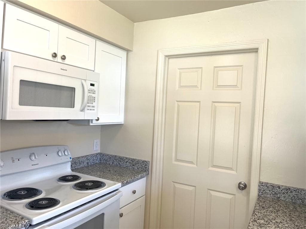 2656 Lime ST, FORT MYERS FL 33916-13