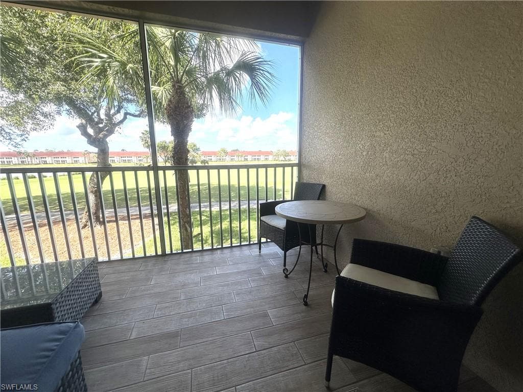 2720 Cypress Trace CIR # 2928, NAPLES FL 34119-26