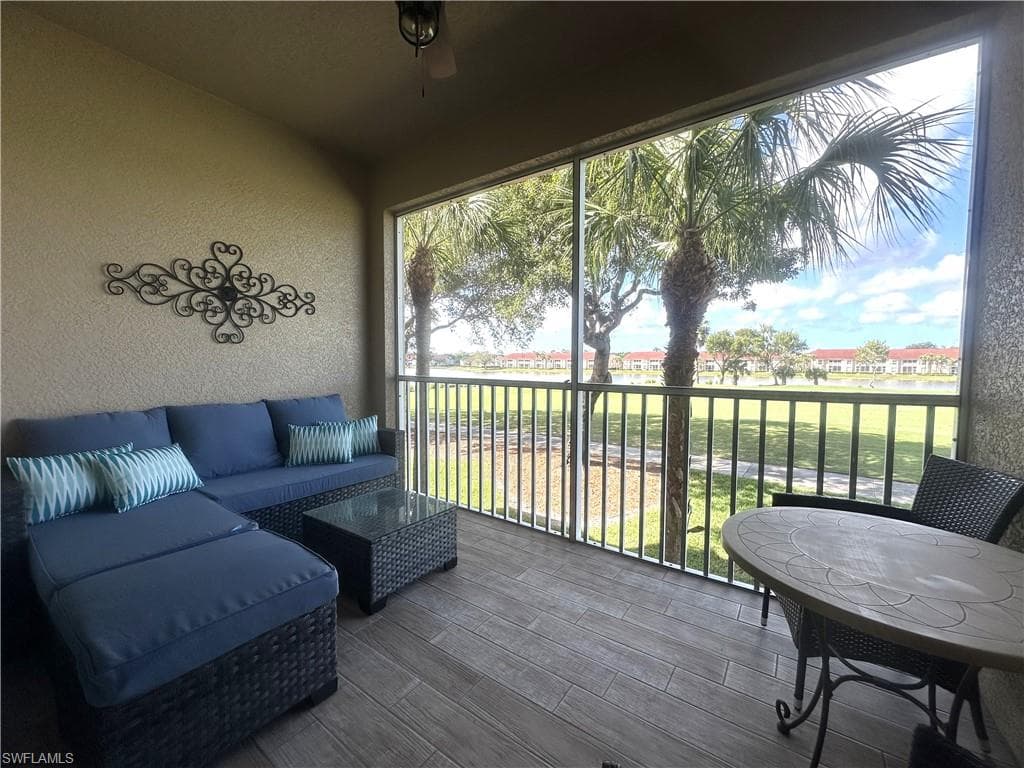 2720 Cypress Trace CIR # 2928, NAPLES FL 34119-25