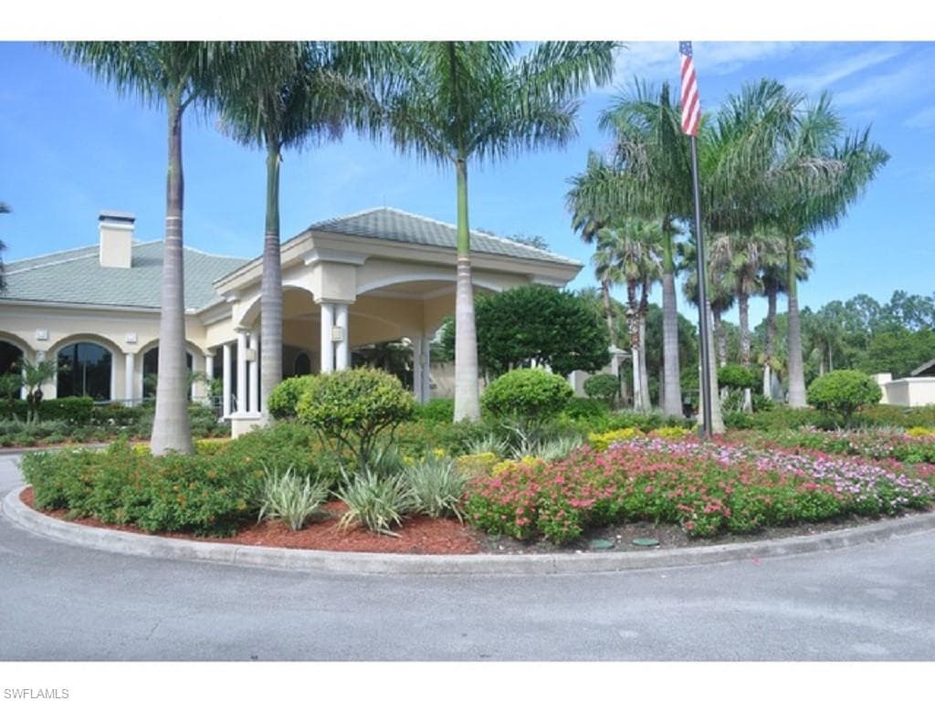 2720 Cypress Trace CIR # 2928, NAPLES FL 34119-28
