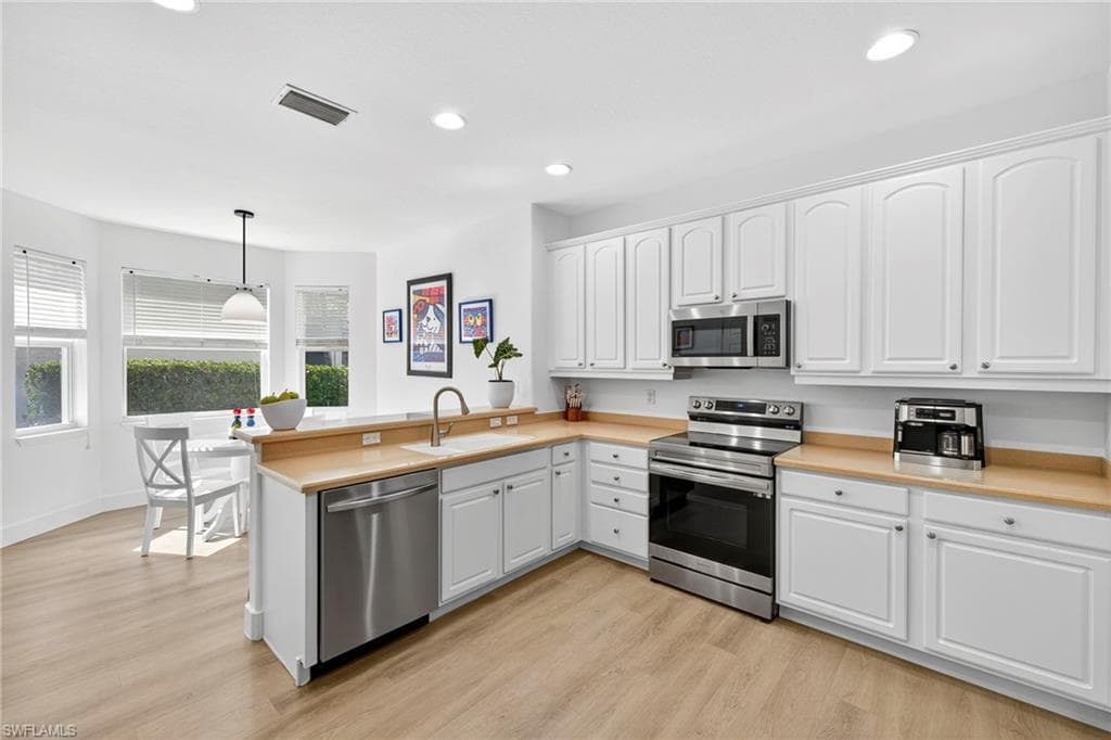 24980 Divot DR, BONITA SPRINGS FL 34135-12