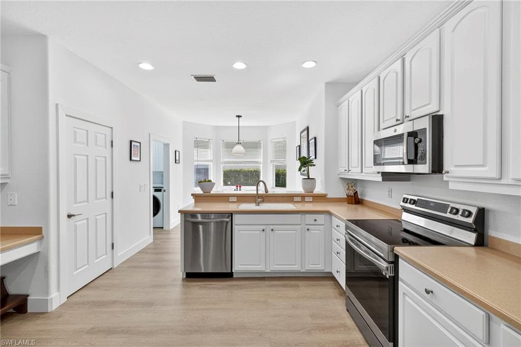 24980 Divot DR, BONITA SPRINGS FL 34135-11