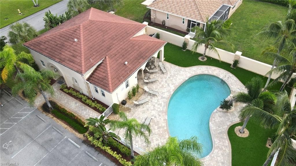 24980 Divot DR, BONITA SPRINGS FL 34135-34