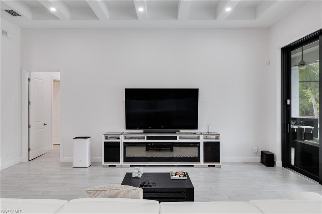 6423 Livingston Woods LN, NAPLES FL 34109-5