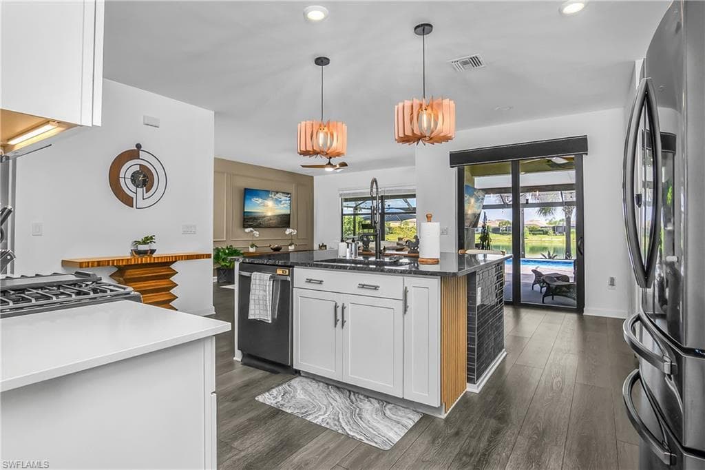 20195 Hartford BLVD-11