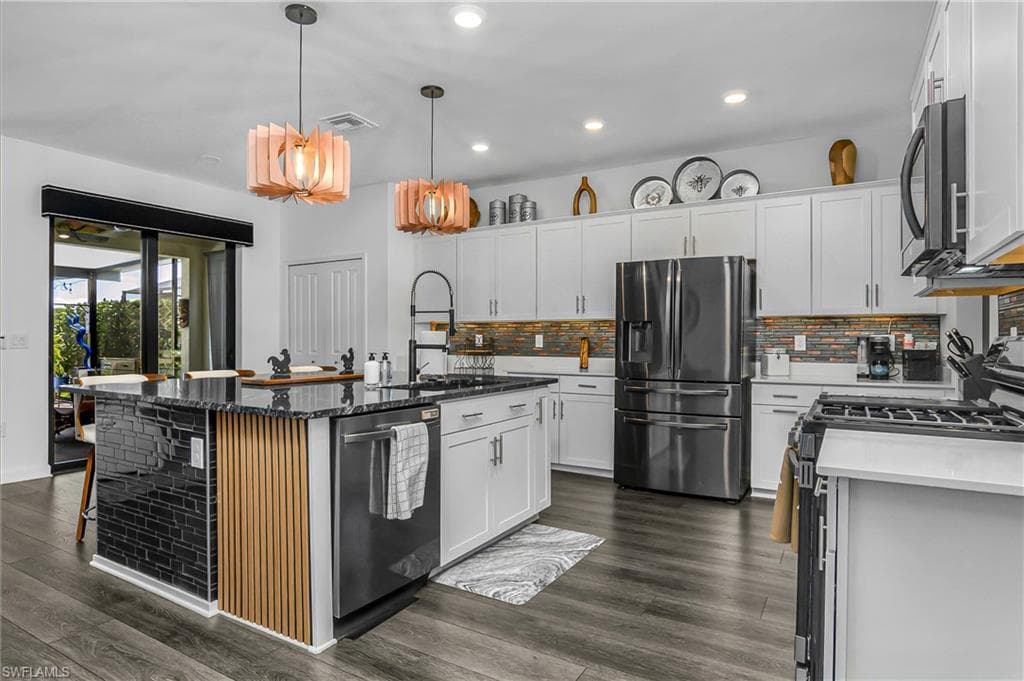 20195 Hartford BLVD-2