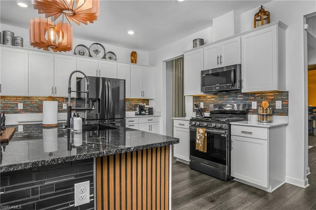 20195 Hartford BLVD-9