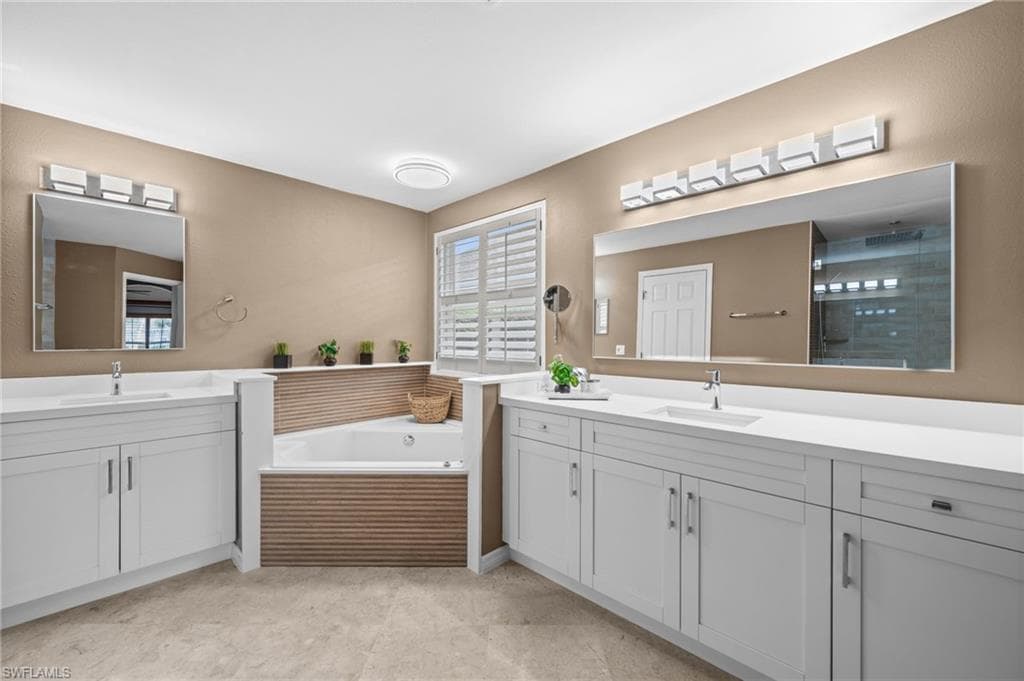 8872 Cedar Hollow DR, FORT MYERS FL 33912-12