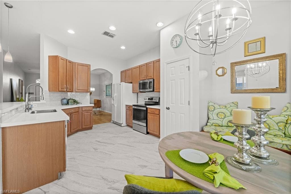 8872 Cedar Hollow DR, FORT MYERS FL 33912-2